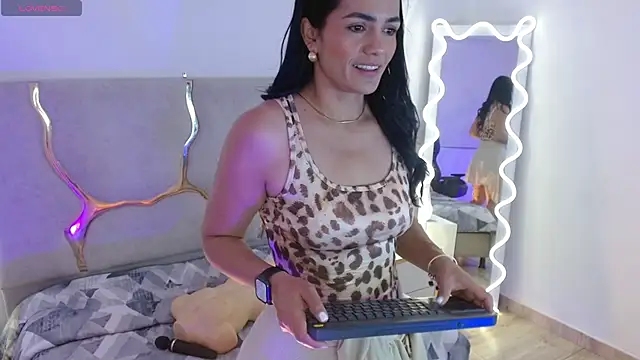 Snapshot of Rosalind_tay chatting on November 1, 2025, 5:18 pm Rosalind tay online show from November 1, 2025, 5:18 pm