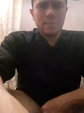 Snapshot of Luk909090 chatting on February 8, 2026, 9:51 am Luk909090 online show from February 8, 2026, 9:51 am