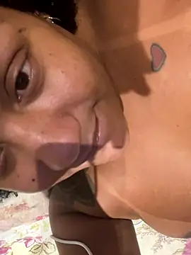 morenaluaa online show from October 24, 2025, 2:43 am