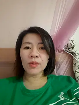 Snapshot of Hailey_babe chatting on November 13, 2025, 12:31 pm Hailey babe online show from November 13, 2025, 12:31 pm