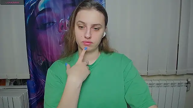 AmandaDimond  online show from February 23, 2026, 1:44 pm