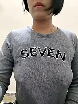 love sexy090 online show from February 4, 2026, 12:16 am