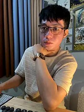 Snapshot of xshyboyx chatting on December 1, 2025, 10:49 am xshyboyx online show from December 1, 2025, 10:49 am