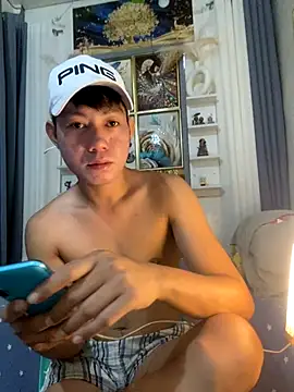 Snapshot of xshyboyx chatting on October 15, 2025, 1:48 am xshyboyx online show from October 15, 2025, 1:48 am