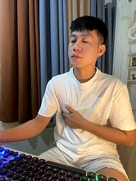 Snapshot of xshyboyx chatting on October 29, 2025, 3:33 pm xshyboyx online show from October 29, 2025, 3:33 pm