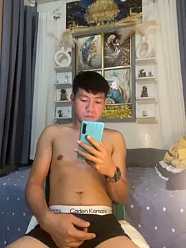 Snapshot of xshyboyx chatting on October 4, 2025, 5:58 pm xshyboyx online show from October 4, 2025, 5:58 pm