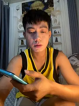 Snapshot of xshyboyx chatting on October 4, 2025, 5:53 am xshyboyx online show from October 4, 2025, 5:53 am