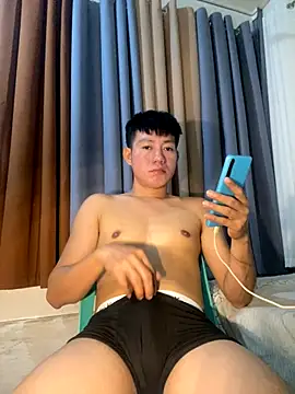 Snapshot of xshyboyx chatting on October 3, 2025, 3:30 am xshyboyx online show from October 3, 2025, 3:30 am