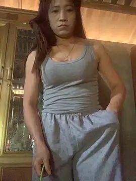 Snapshot of ThiHa003 chatting on October 22, 2025, 4:34 am ThiHa003 online show from October 22, 2025, 4:34 am