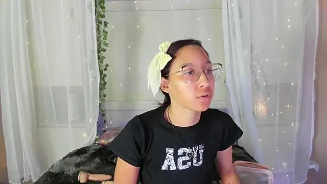 CamiGox online show from March 10, 2026, 4:05 am