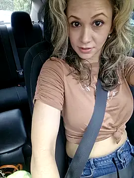 Miasiren online show from December 4, 2025, 3:22 pm