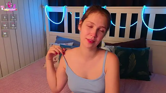 Snapshot of BeatrixCarIeton chatting on November 19, 2025, 7:14 pm BeatrixCarIeton online show from November 19, 2025, 7:14 pm