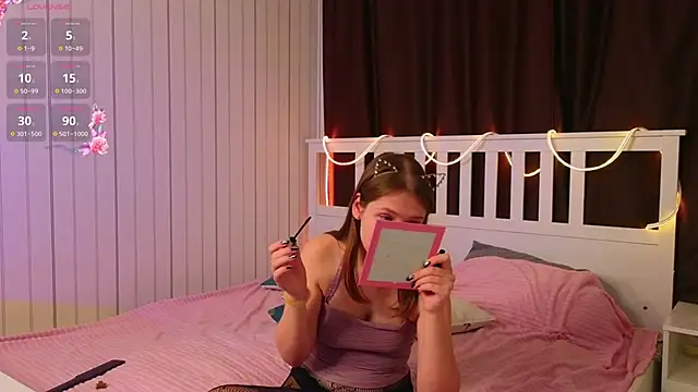 Snapshot of BeatrixCarIeton chatting on December 3, 2025, 7:24 pm BeatrixCarIeton online show from December 3, 2025, 7:24 pm