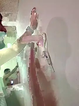 Snapshot of Cnutt310 chatting on October 5, 2025, 8:10 pm Cnutt310 online show from October 5, 2025, 8:10 pm