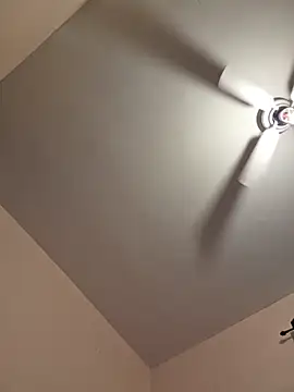 Snapshot of Cnutt310 chatting on January 6, 2026, 10:03 pm Cnutt310 online show from January 6, 2026, 10:03 pm