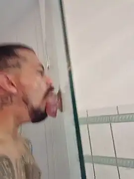 Snapshot of Cnutt310 chatting on November 8, 2025, 10:35 pm Cnutt310 online show from November 8, 2025, 10:35 pm