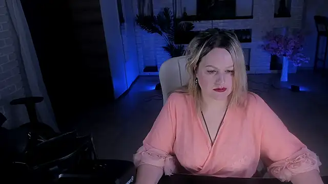 MariemLui online show from October 18, 2025, 11:01 am