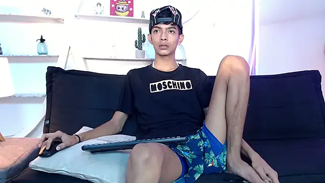 Snapshot of PRETTY_SEX1 chatting on October 25, 2025, 1:23 pm PRETTY SEX1 online show from October 25, 2025, 1:23 pm