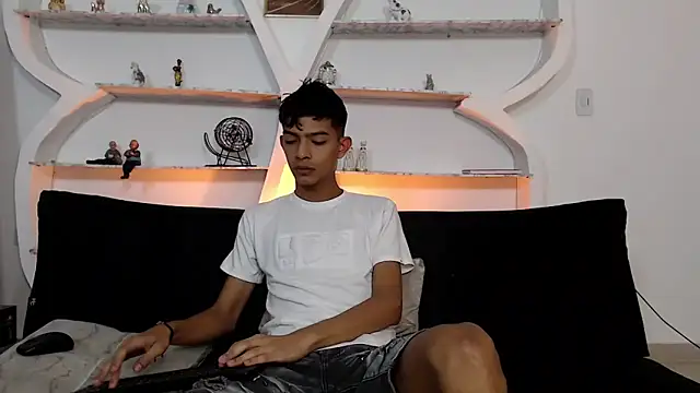 Snapshot of PRETTY_SEX1 chatting on November 12, 2025, 1:15 pm PRETTY SEX1 online show from November 12, 2025, 1:15 pm