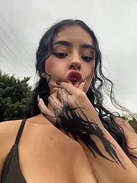 Snapshot of RosseMelody chatting on November 19, 2025, 9:59 pm RosseMelody online show from November 19, 2025, 9:59 pm