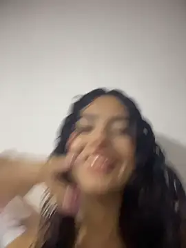 Snapshot of RosseMelody chatting on November 23, 2025, 5:28 am RosseMelody online show from November 23, 2025, 5:28 am