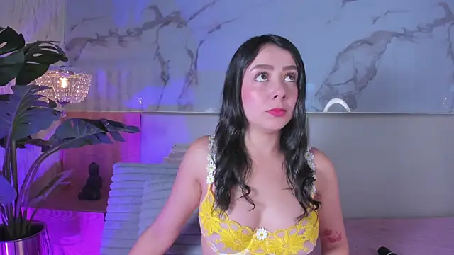 Snapshot of ValSmith_ chatting on December 20, 2025, 4:48 am ValSmith online show from December 20, 2025, 4:48 am