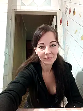 Snapshot of Adeline3302 chatting on October 29, 2025, 1:54 pm Adeline3302 online show from October 29, 2025, 1:54 pm