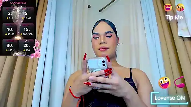 Snapshot of Dream_Mistress chatting on October 20, 2025, 10:27 am Dream Mistress online show from October 20, 2025, 10:27 am