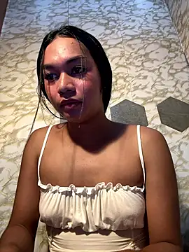 Snapshot of youryummybaby chatting on January 15, 2026, 6:39 am youryummybaby online show from January 15, 2026, 6:39 am