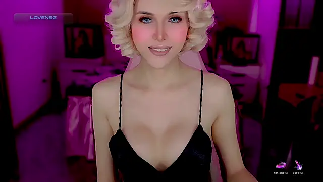 LA femme fatale online show from November 7, 2025, 10:57 pm