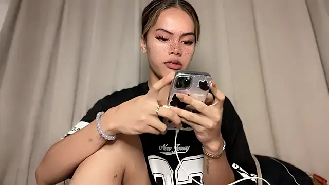 Snapshot of serpenthena_goddess chatting on November 11, 2025, 6:36 pm serpenthena goddess online show from November 11, 2025, 6:36 pm