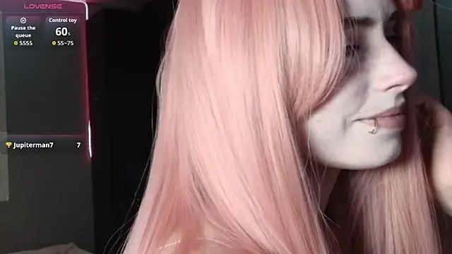 Snapshot of PieraMarch chatting on February 18, 2026, 7:32 pm PieraMarch online show from February 18, 2026, 7:32 pm