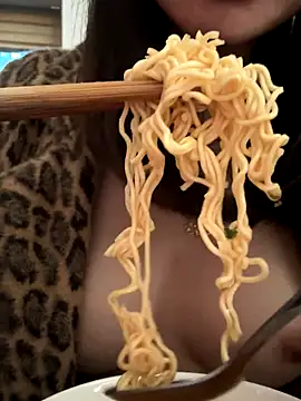 Snapshot of Link_lee chatting on November 28, 2025, 1:50 am Link lee online show from November 28, 2025, 1:50 am