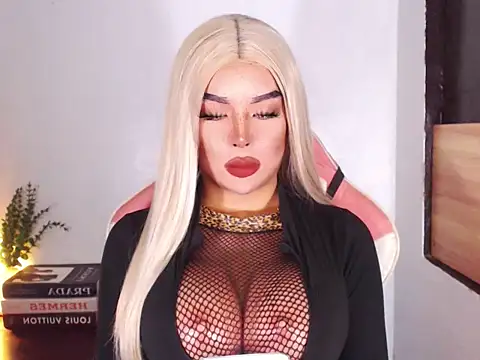 NataliaFernandezz online show from March 12, 2026, 5:17 pm