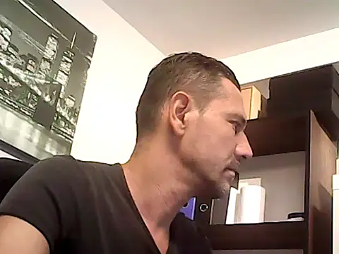 Snapshot of mastercharisma35 chatting on September 30, 2025, 2:01 pm mastercharisma35 online show from September 30, 2025, 2:01 pm