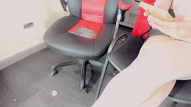 Snapshot of thiara_veky chatting on November 6, 2025, 7:07 pm thiara veky online show from November 6, 2025, 7:07 pm