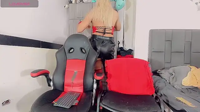 Snapshot of thiara_veky chatting on November 24, 2025, 7:25 pm thiara veky online show from November 24, 2025, 7:25 pm