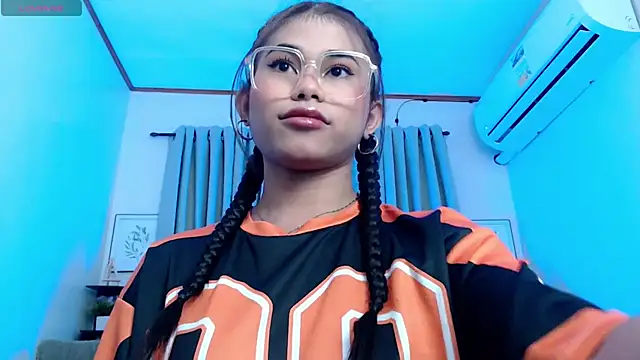 Snapshot of PrettyBlythes_TS chatting on November 17, 2025, 8:51 am PrettyBlythes TS online show from November 17, 2025, 8:51 am