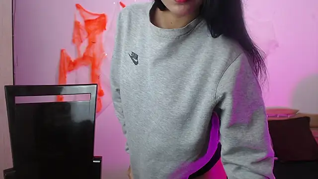 Snapshot of kyra_fox_ chatting on October 23, 2025, 12:37 pm kyra fox online show from October 23, 2025, 12:37 pm