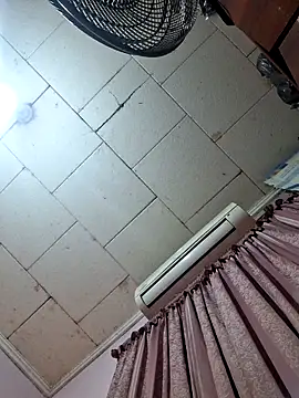 Tudiablita21 online show from April 26, 2026, 7:27 am