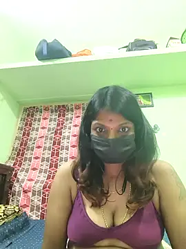 Snapshot of Tamil_Ishu chatting on October 25, 2025, 8:09 pm Tamil Ishu online show from October 25, 2025, 8:09 pm