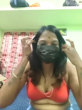 Snapshot of Tamil_Ishu chatting on November 4, 2025, 8:18 am Tamil Ishu online show from November 4, 2025, 8:18 am