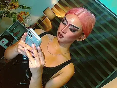 Snapshot of Queen_yasii_88 chatting on July 10, 2026, 1:55 pm Queen yasii 88 online show from July 10, 2026, 1:55 pm
