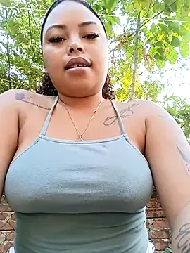 Snapshot of Naomi-Summer chatting on December 1, 2025, 1:23 pm Naomi-Summer online show from December 1, 2025, 1:23 pm