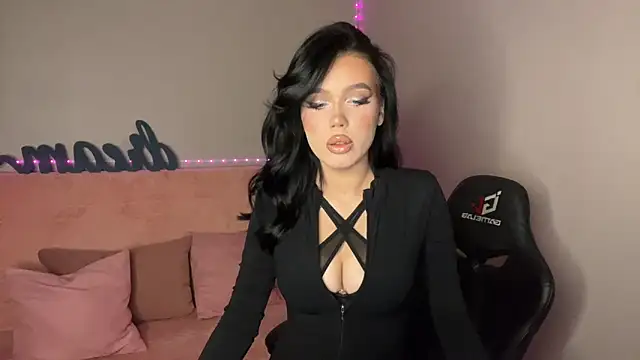 Snapshot of mistress_of_hearts chatting on October 24, 2025, 7:13 pm mistress of hearts online show from October 24, 2025, 7:13 pm