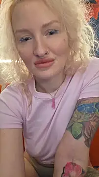 Snapshot of KateMonroe chatting on April 23, 2026, 9:49 pm KateMonroe online show from April 23, 2026, 9:49 pm