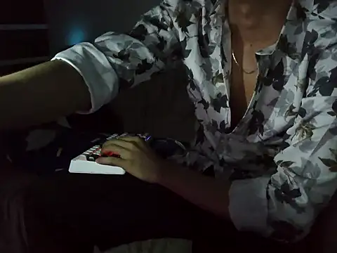 boyhigh1997 online show from October 2, 2025, 5:38 pm