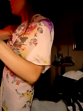 Snapshot of anaboleyn chatting on January 15, 2026, 1:09 am anaboleyn online show from January 15, 2026, 1:09 am