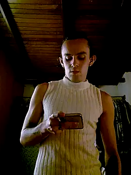 Snapshot of anaboleyn chatting on November 28, 2025, 7:14 pm anaboleyn online show from November 28, 2025, 7:14 pm