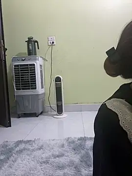 Snapshot of Ri210 chatting on December 2, 2025, 12:18 pm Ri210 online show from December 2, 2025, 12:18 pm